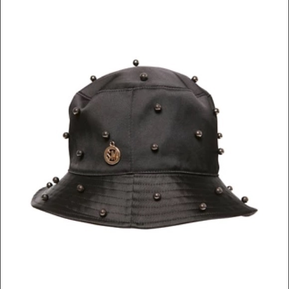 STEVE MADDEN Women’s OFFWHITE Pearl Bucket Hat Satin Lined - Picture 1 of 6